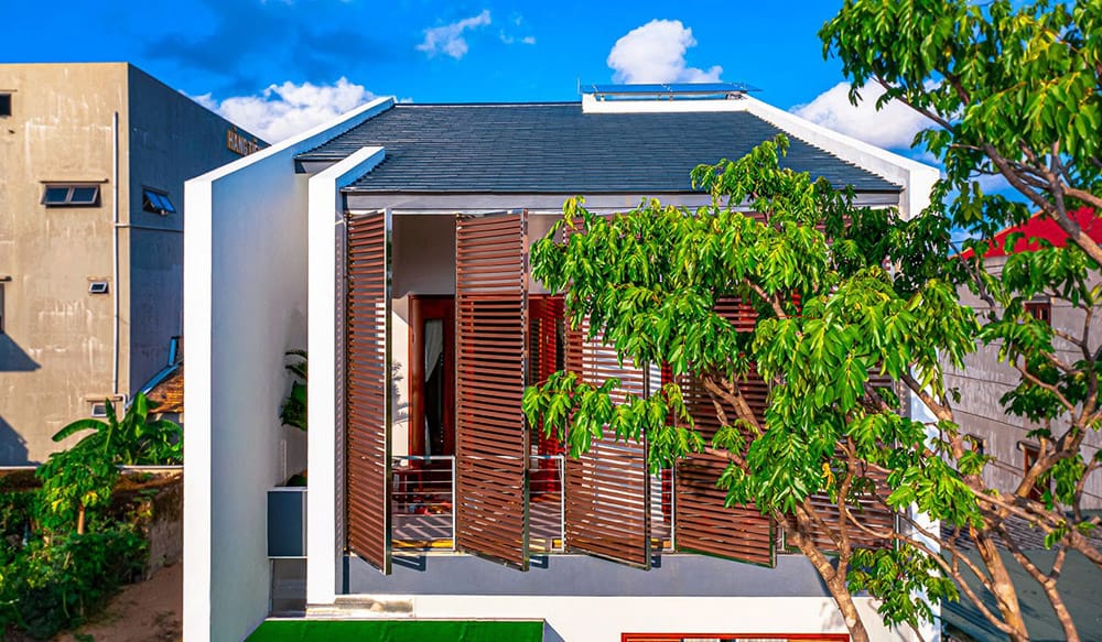 Nhà ở vùng nóng ẩm: Đừng chọn nội thất nằm sát đất, tội lắm!